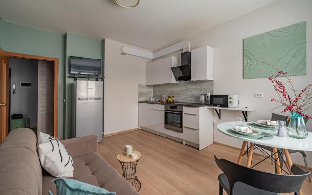 БТВ Апартс на улице Крестинского 4