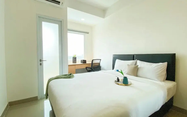 Studio Furnished With Comfortable Design Apartment At B Residence