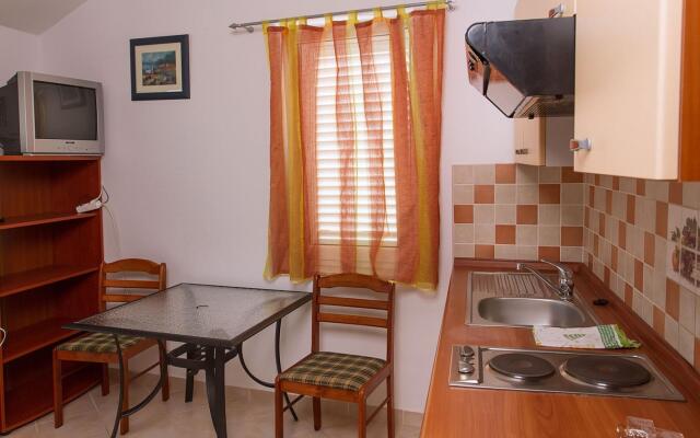 Super - 50 m from pebble beach - A8 Marija - 1.kat(3+2)