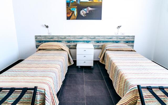 Welcomely - Senyera Apartment