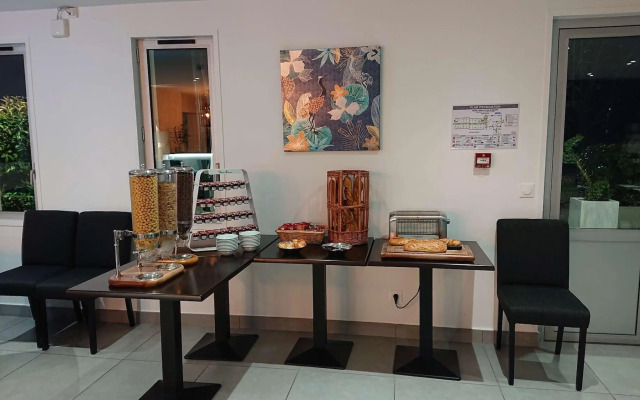 Kyriad Direct Lyon - Bron Eurexpo