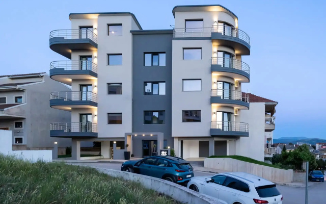 The High View Luxury Suites and Apartments