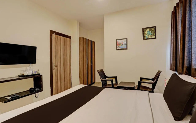 OYO 13869 Hotel Saharsh Grand