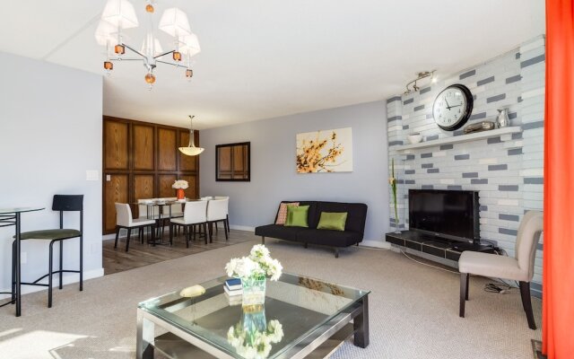 Superb 3BR mins to DT SAIT