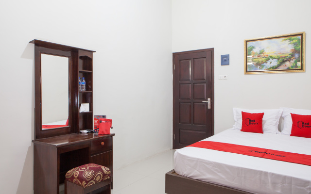 RedDoorz near Banyuwangi Baru Station
