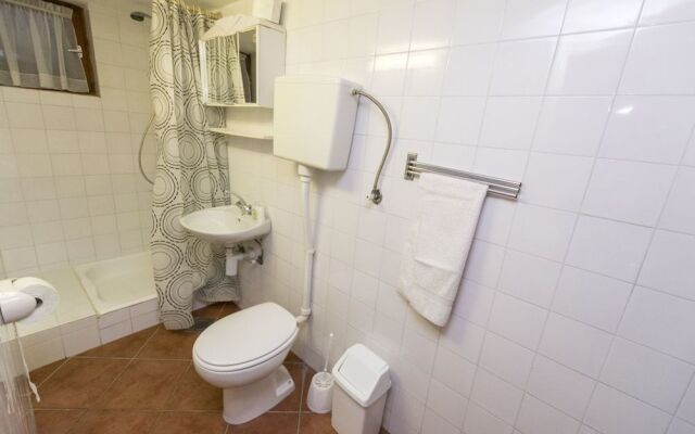 Apartment Primosten Studio