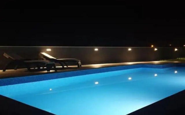 Valentino - With Pool - H