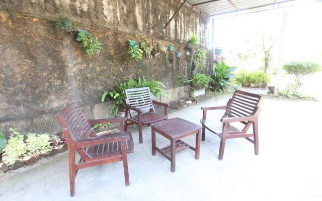 OYO Life 93403 Penginapan Adinda