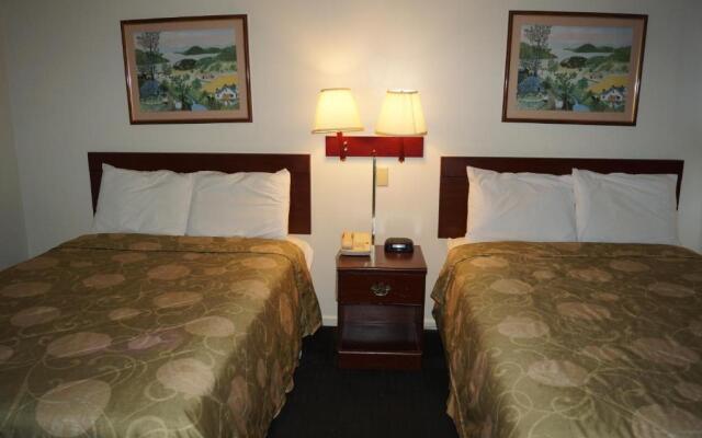 Country Squire Inn & Suites