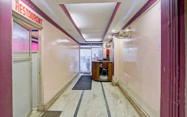 SPOT ON 45004 Hotel Royal Orchid