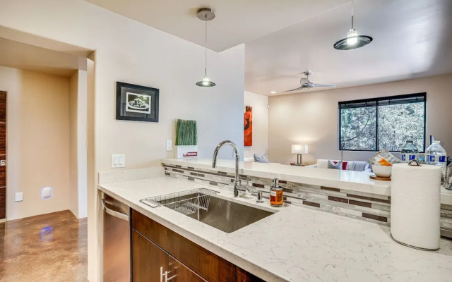 Mountain-view Patio: Sedona Suite Near Trails