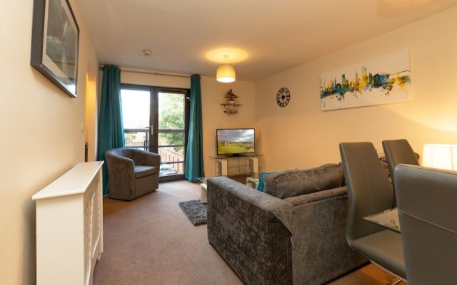 Higher Living - Professional Southampton Apartment