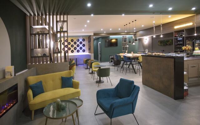 Moody smart & comfy Hotel