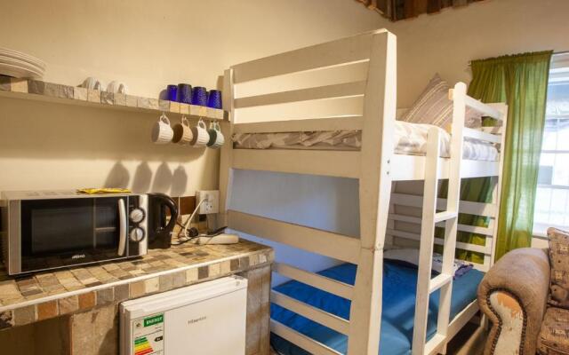 Strand Group Accommodation - 22 Sleeper Helderberg