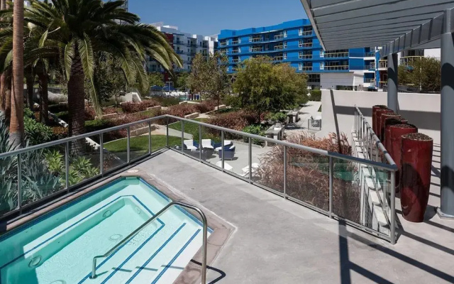Walk to Venice Beach From a Sleek Apartment