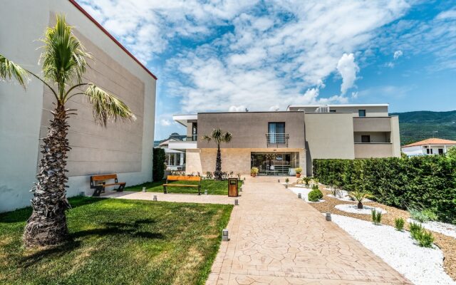 Lagaria II Apartments
