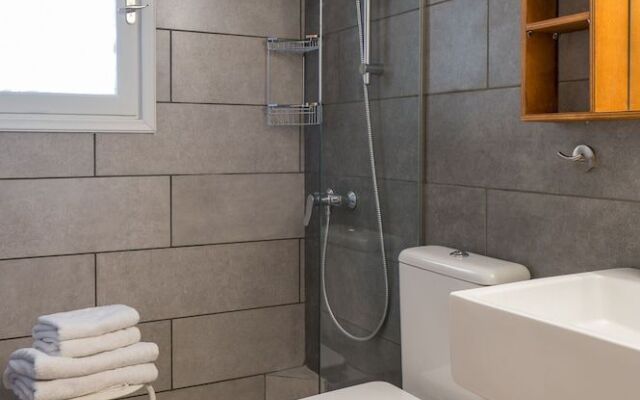 CHROMA Lodge Rafina