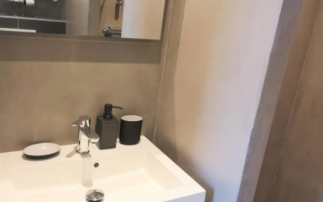 DWC00 - New romantic studio with large terrace