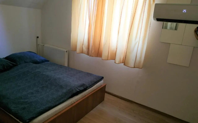 Aranyharmat Apartman