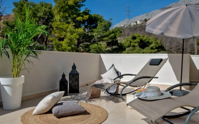 Luxury Villa Lelu With Heated Saltwater Pool, Parking, High Speed Internet, Bbq, el. car Charge T2