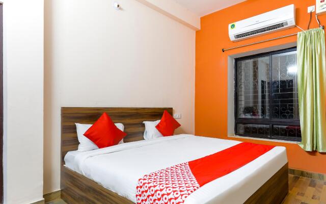 OYO Flagship 44026 Samrudhi Residency