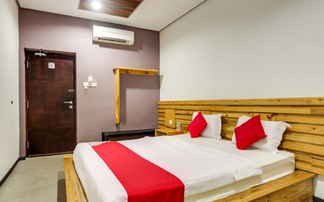 OYO 89454 Hotel Pavilion Inn