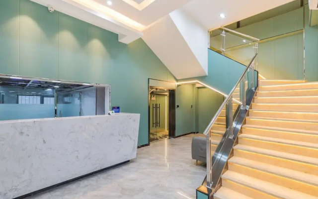 DequanHotel ShifoyingSubwayStationBranch