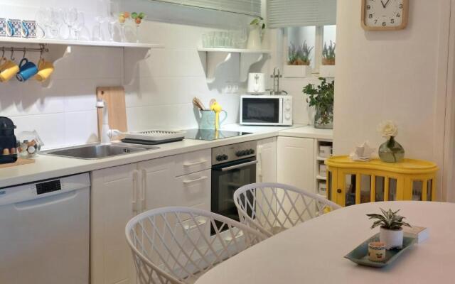 AAY- Best Corfu Town & Sea Apart 2bedroom Renovated + lift / Comfy&Design+WiFi