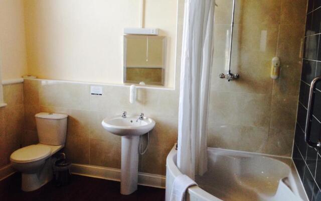 The Three Tuns Hotel Wetherspoon