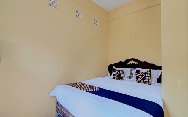 SPOT ON 92914 Meranti HomestayNearJembatan Siak