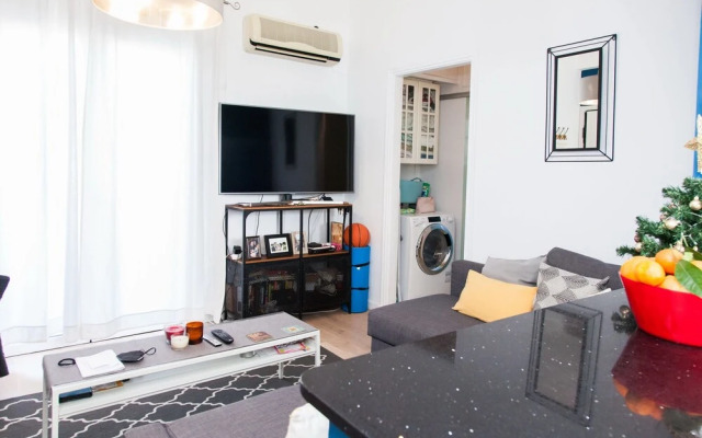 Cozy apt in Central Athens with view
