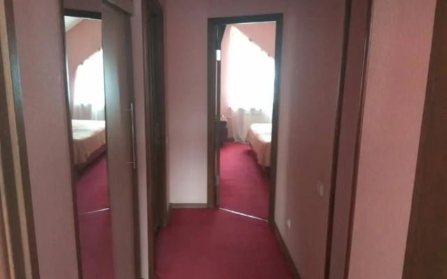 Tis Hotel