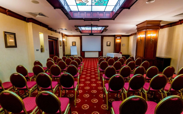 Hotel Golden House