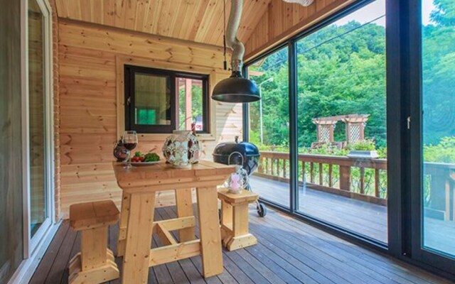 Yangpyeong Alice Spa Pension