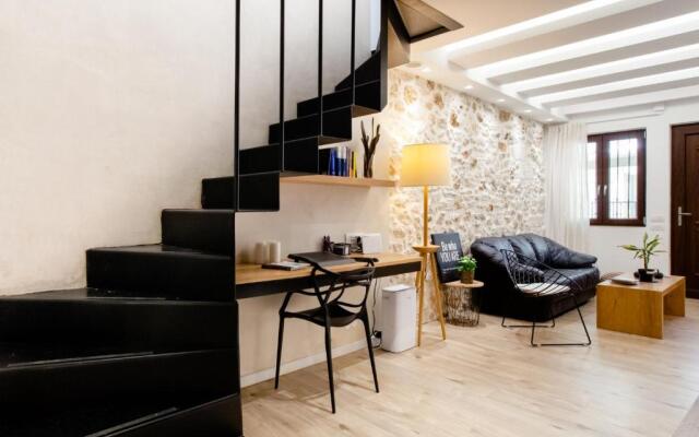 19th Century Luxury Maisonette in the Center