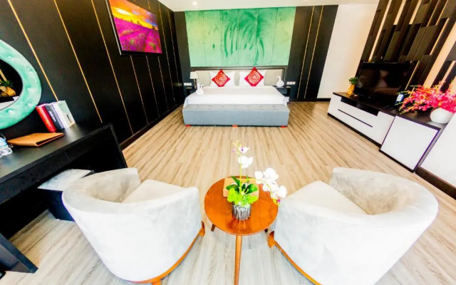 Diamond Hotel Van Đon