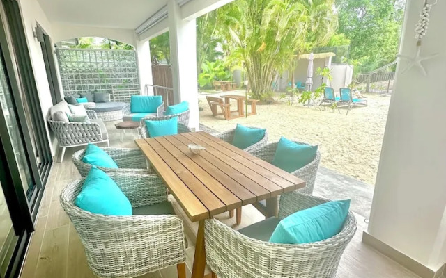 Pineapple Beach Villas