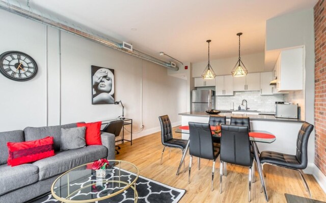 Grand 2BR Loft Garden View