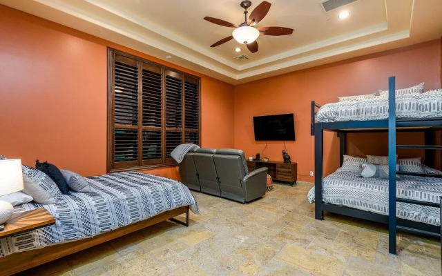 Casa Sunridge 5 Bedroom Home by Redawning