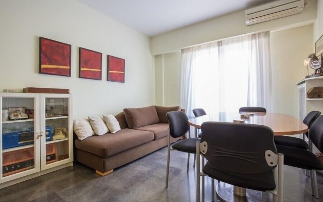 Central apartment with 5 bedrooms near the metro
