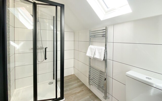 Newly Renovated Warm & Cosy 3bed House