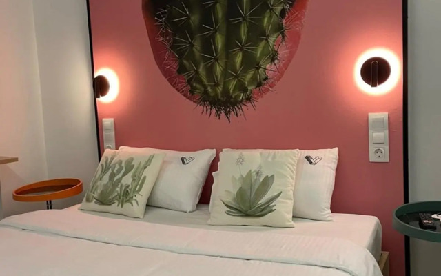 Valory #6 Aesthetic Stay