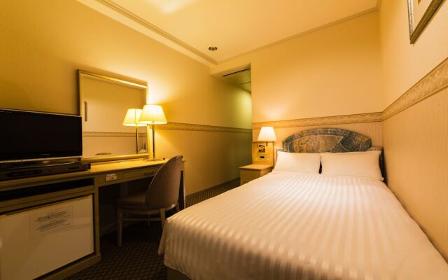 Jr-East Hotel Mets Kumegawa