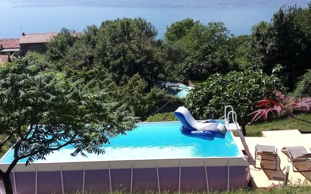 Sunny Villa