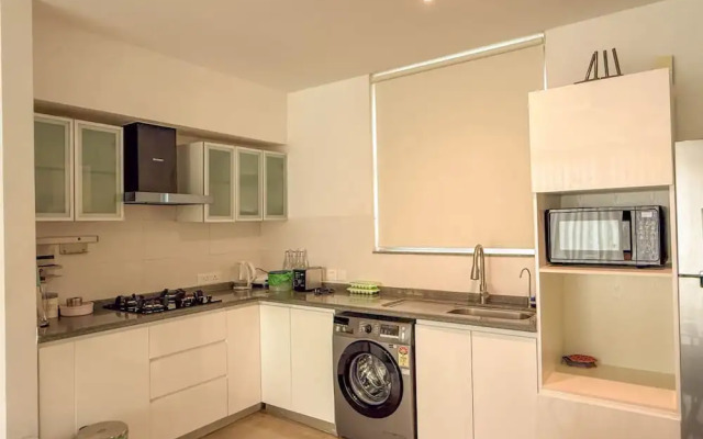 Modern 2BR w Pool Near Candolim and Coco Beach