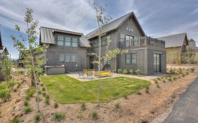 Pet-Friendly Cairn Home features Private Hot Tub and Fire Pit on the Back Patio by RedAwning