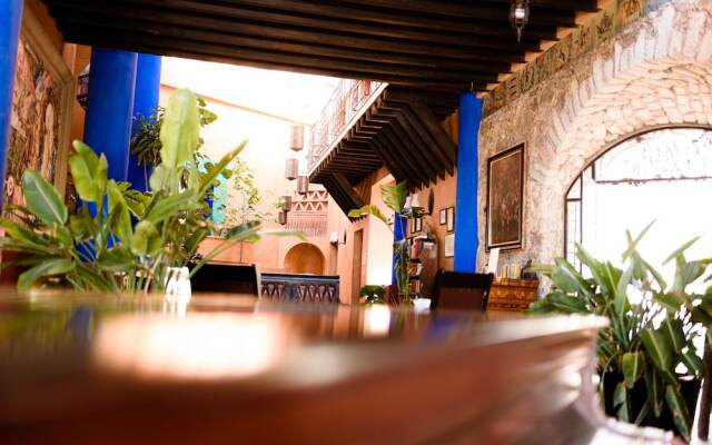 Riad Mellado by Grupo Afekto