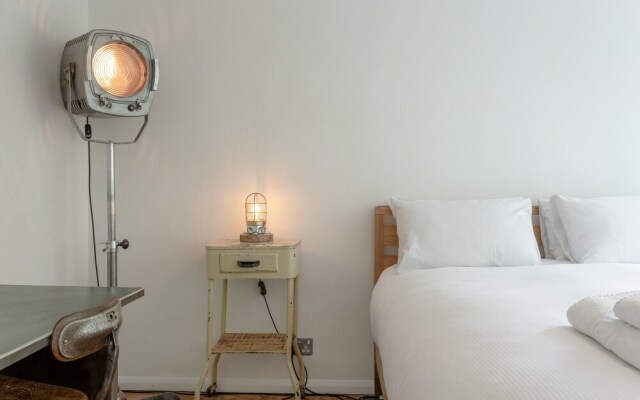 Modern 3 Bedroom In South West London