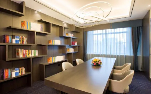 Yangzi International Hotel