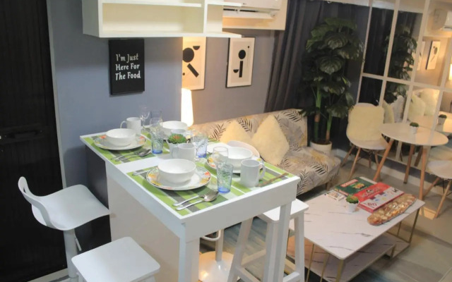 A2J BGC Luxury 2BR Loft Near Burgos Circle, Malls